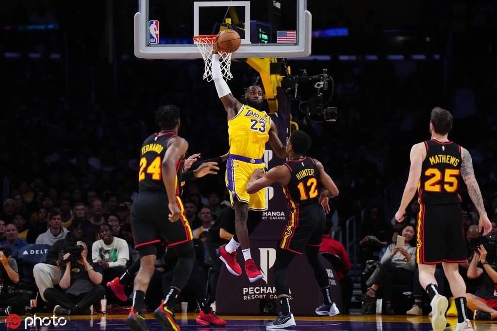 亚博-最后时刻胜出引发热议！，Uzi在湖人比赛中重要助攻再创辉煌时刻-亚博